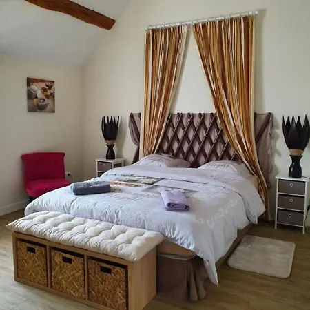 Spacious Holiday In With Jacuzzi Ferienhaus Escardes